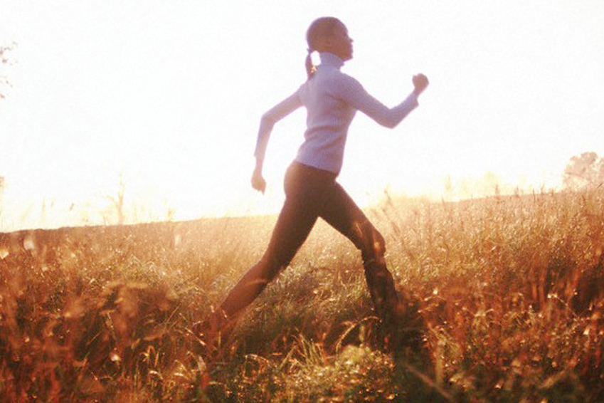 Vrouw aand het lopen